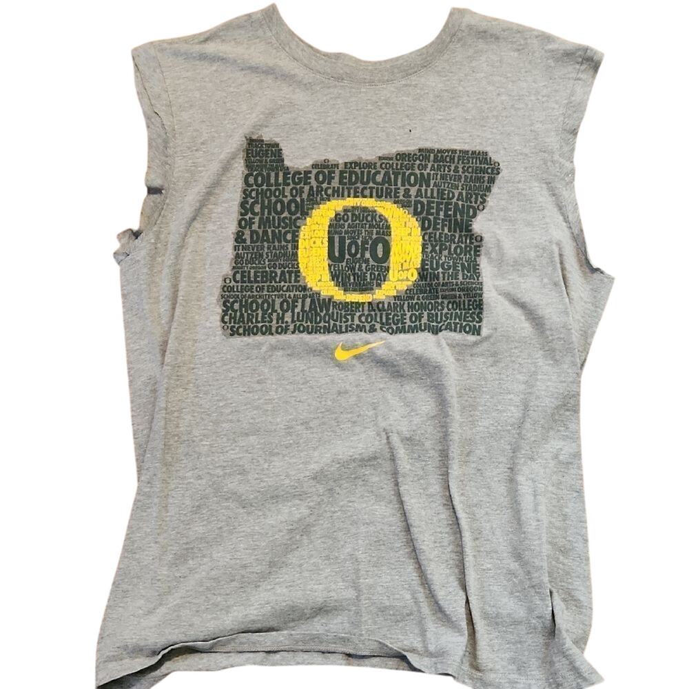 Gray Nike Graphic Oregon Ducks Mens medium T-Shirt